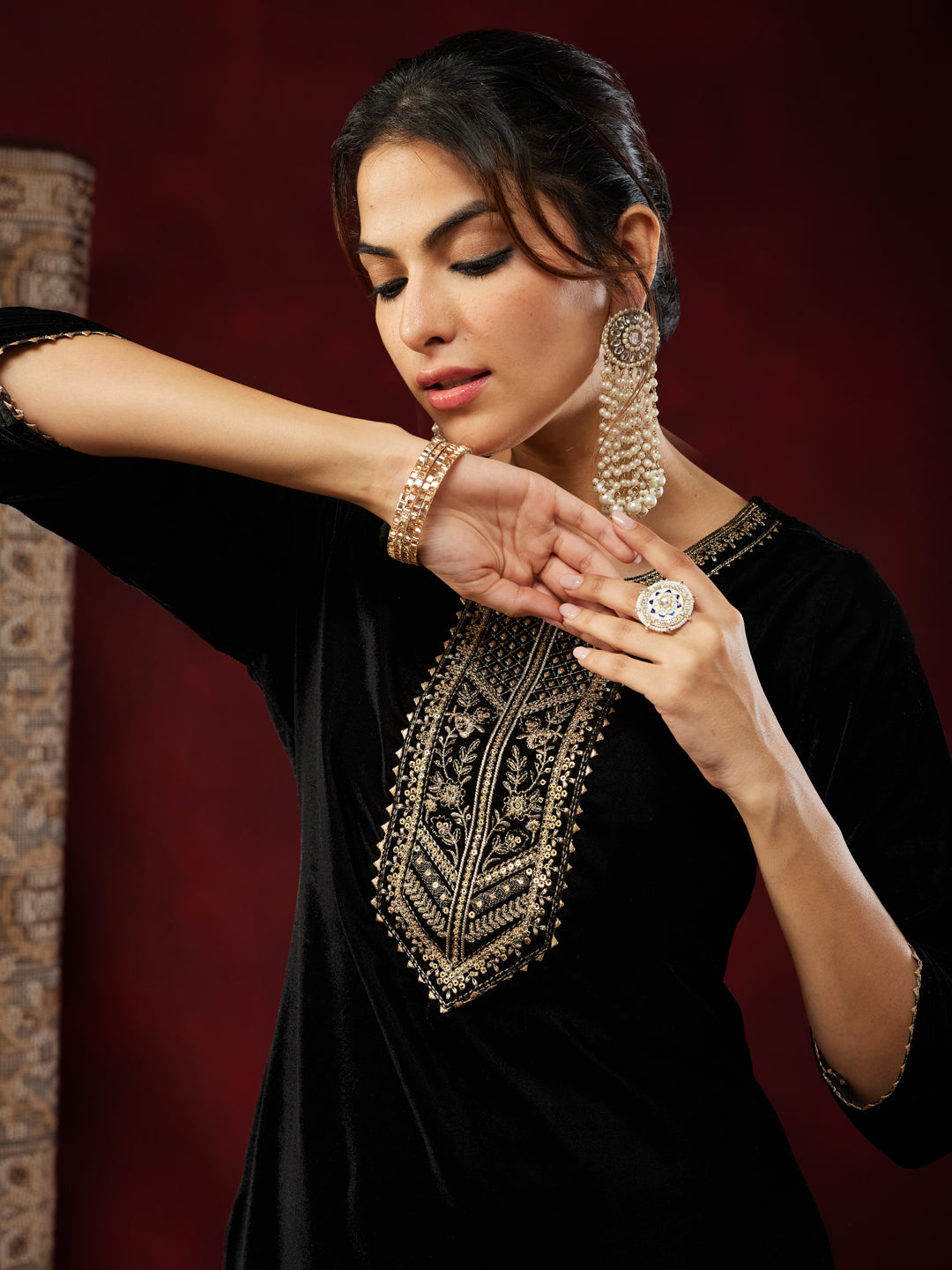 Ninnique Women's Black Velvet Zari Yoke Embroidered Straight Kurta Set