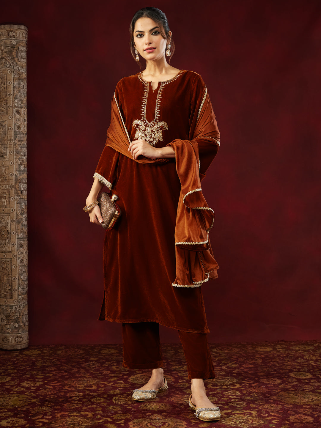 Ninnique Women's Brown Velvet Zari Yoke Embroidered Straight Kurta Set