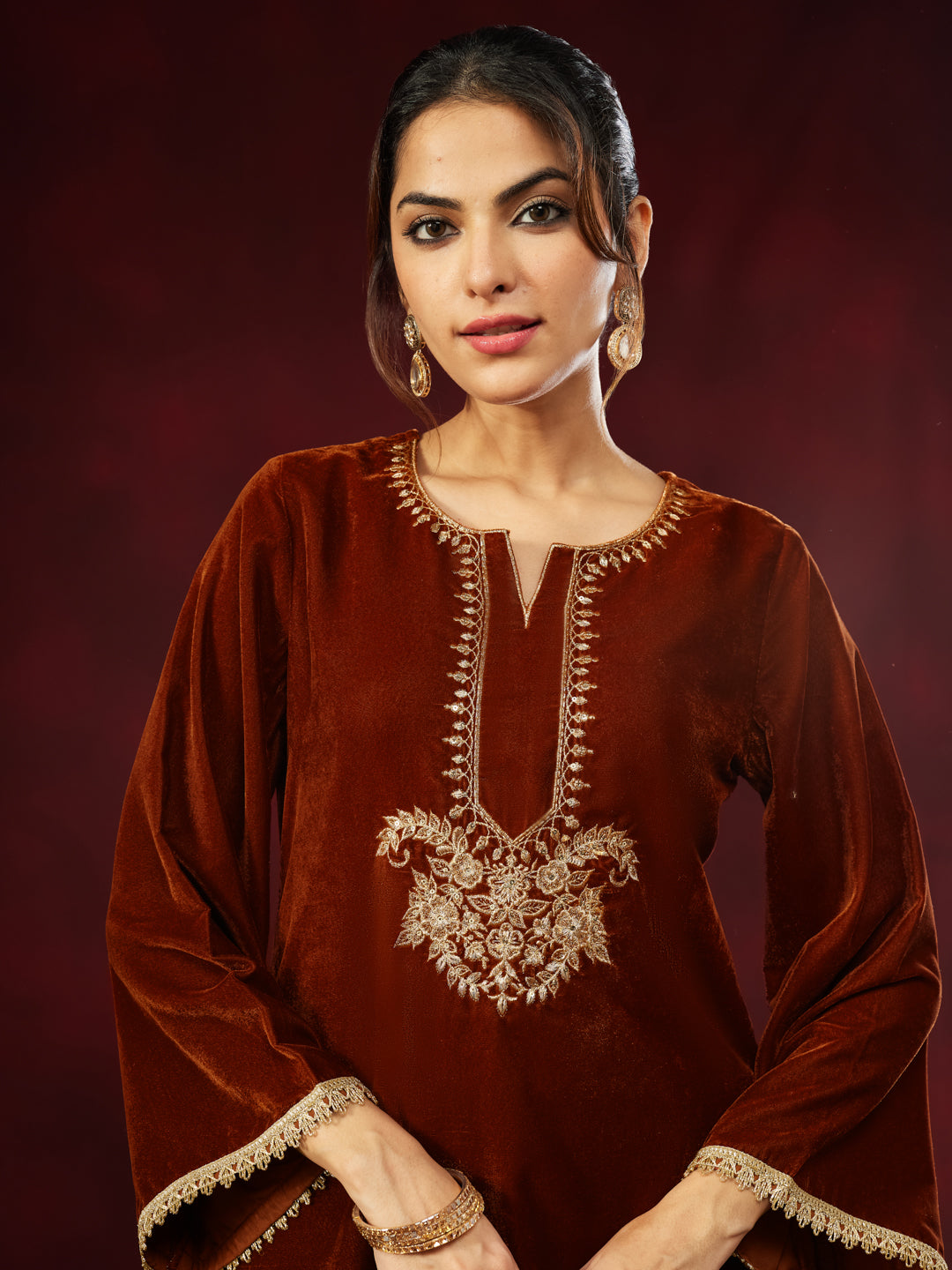 Ninnique Women's Brown Velvet Zari Yoke Embroidered Straight Kurta Set
