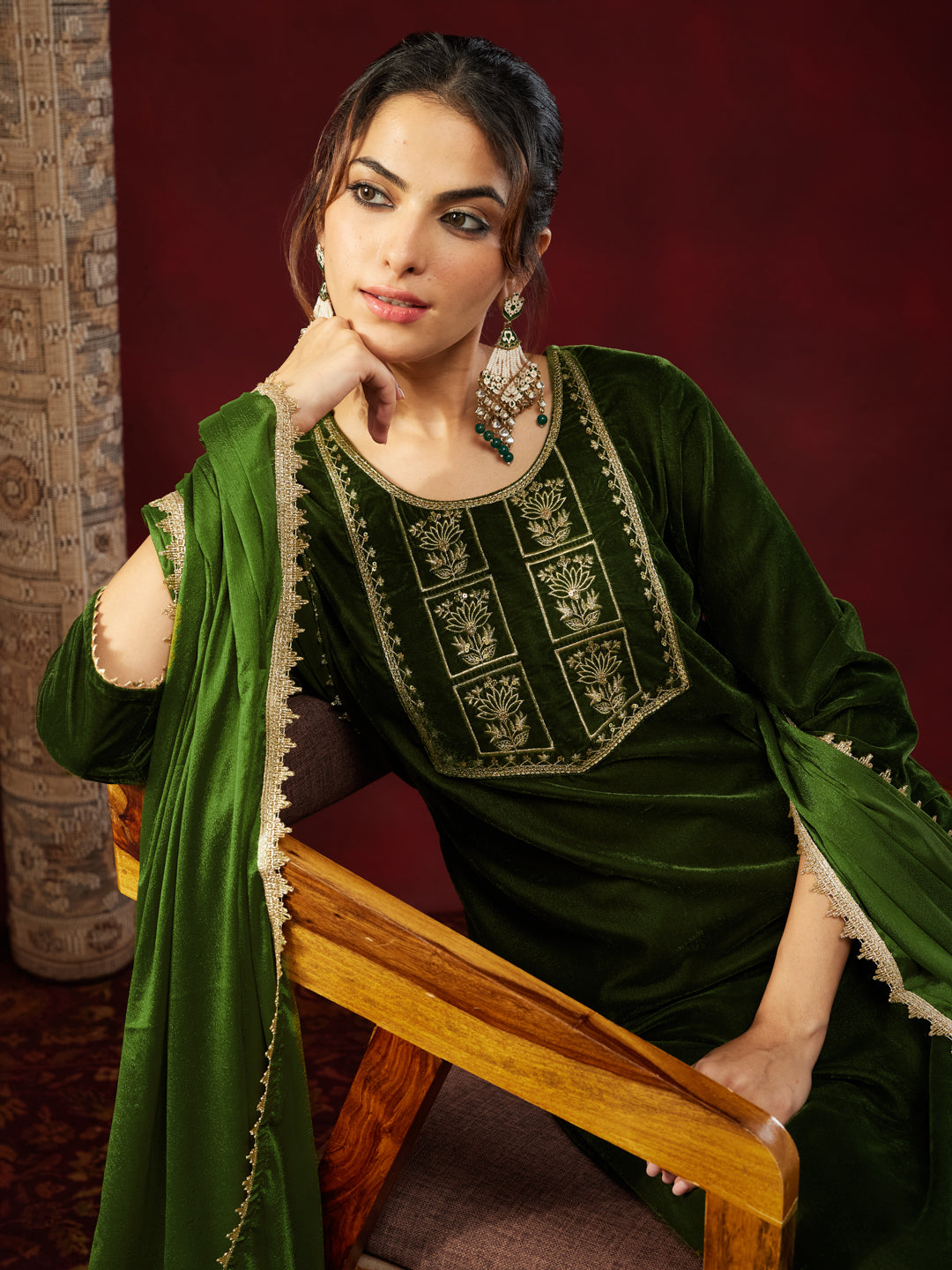 Ninnique Women's Olive Green Velvet Zari Yoke Embroidered Straight Kurta Set