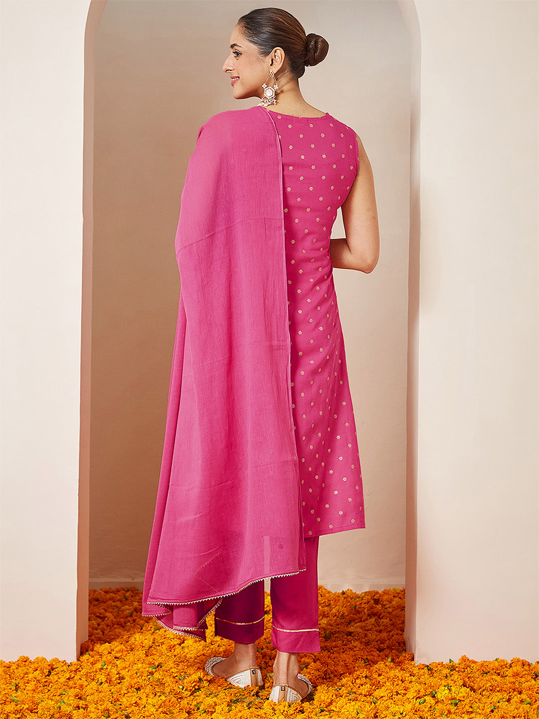 Ninnique Women's Pink Rayon Gold Printed Straight Kurta Set