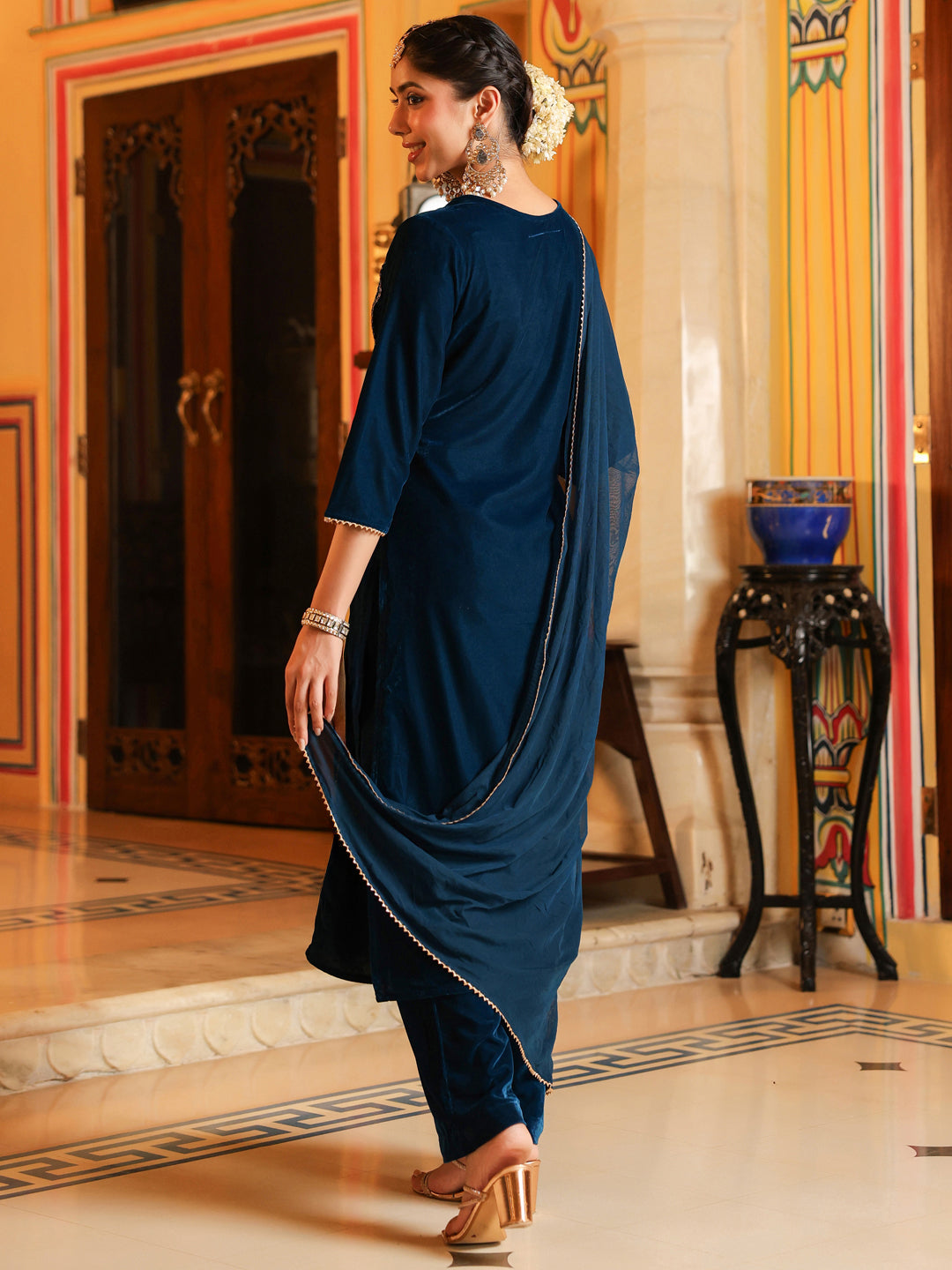 Ninnique Women's Teal Blue Velvet Zari Yoke Embroidered Straight Kurta Set
