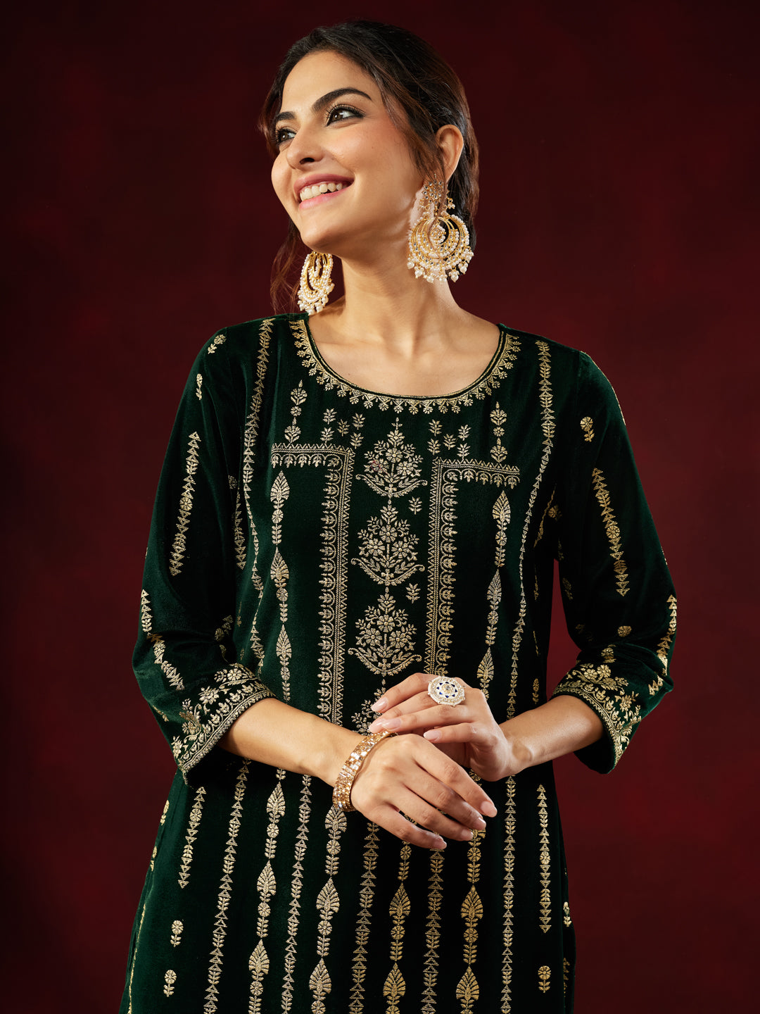 Ninnique Women's Bottol Green Velvet Embellished Gold Printed Straight Kurta Set