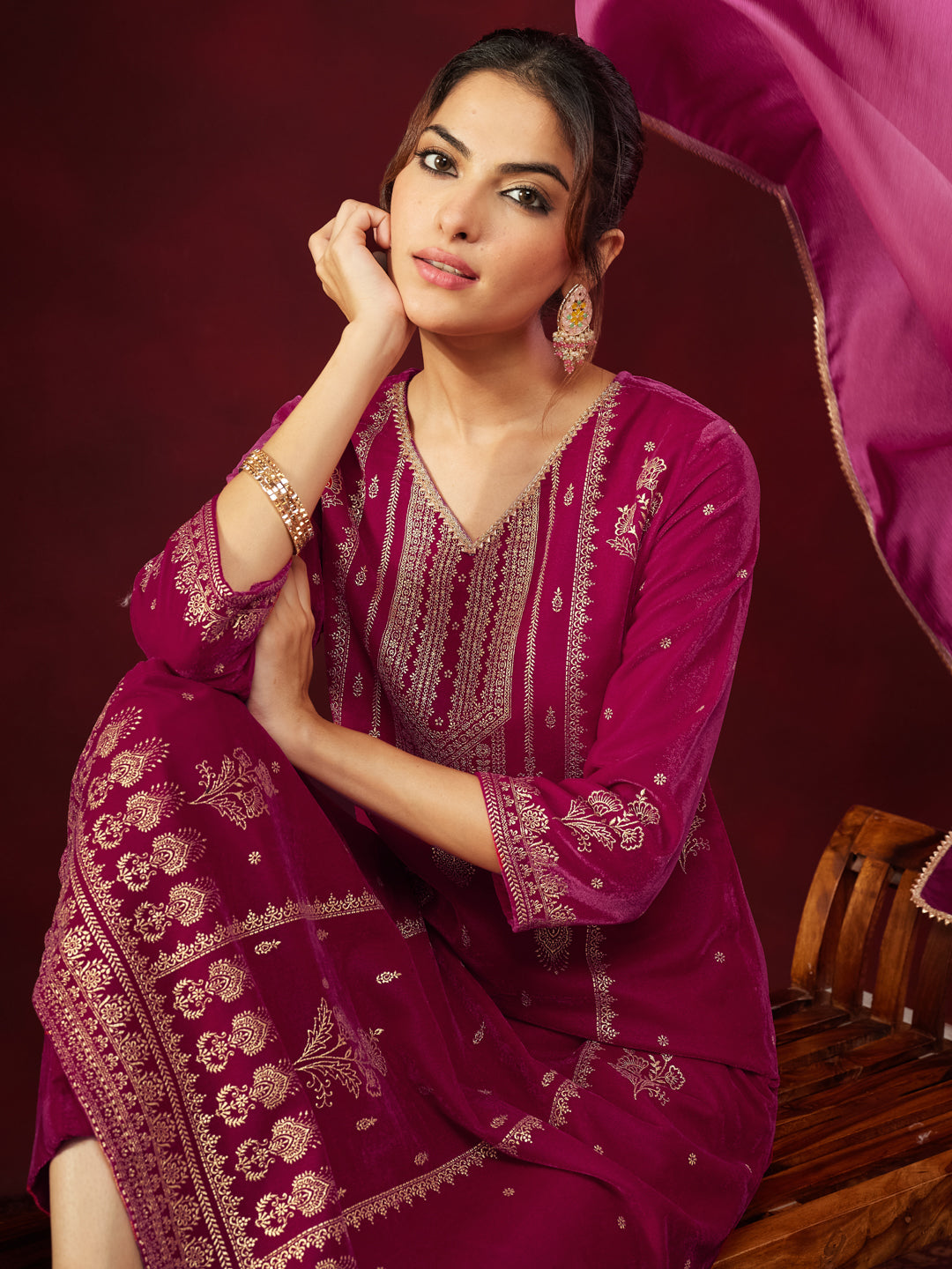 Ninnique Women's Pink Velvet Embellished Gold Printed Straight Kurta Set
