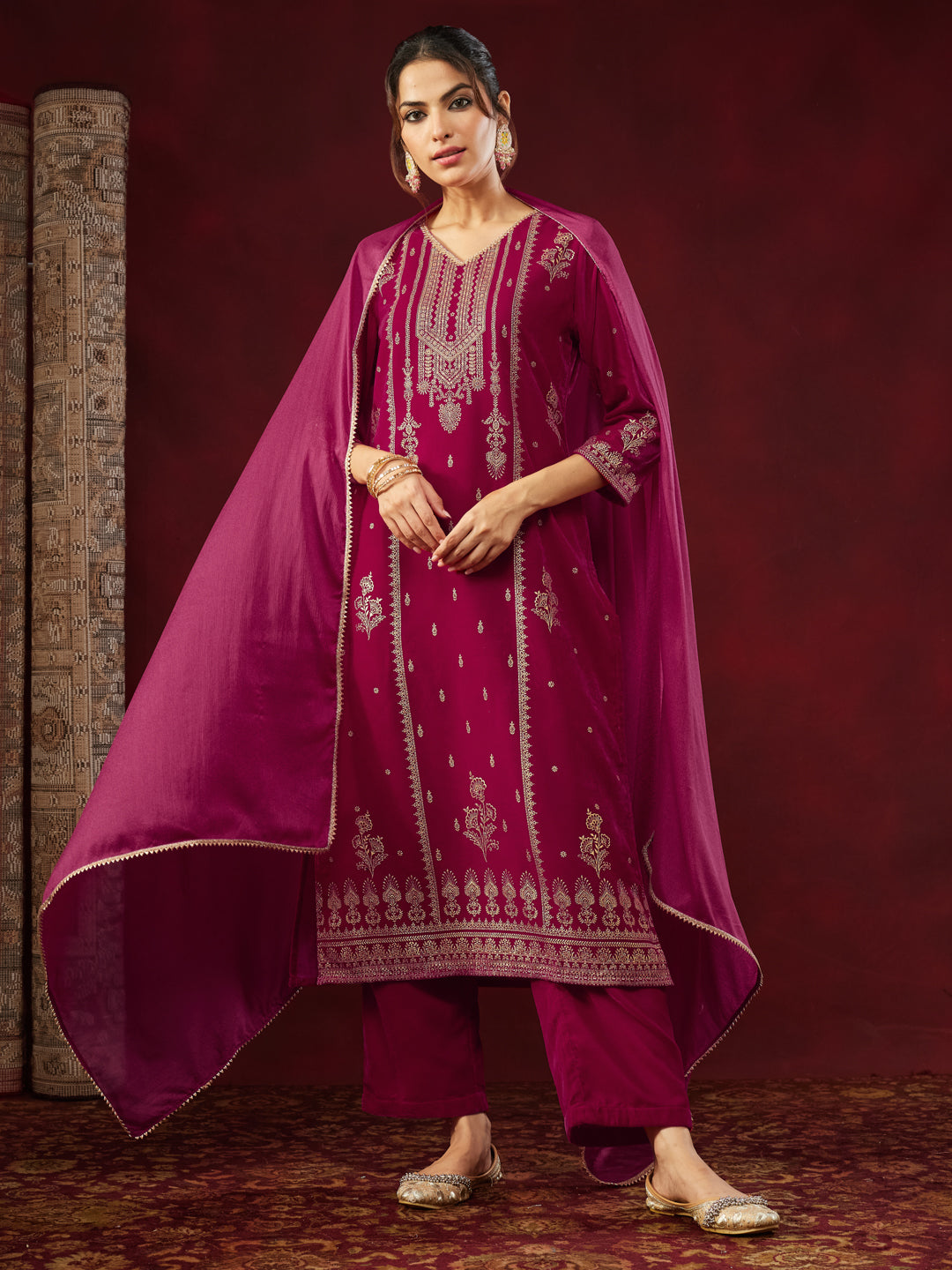 Ninnique Women's Pink Velvet Embellished Gold Printed Straight Kurta Set