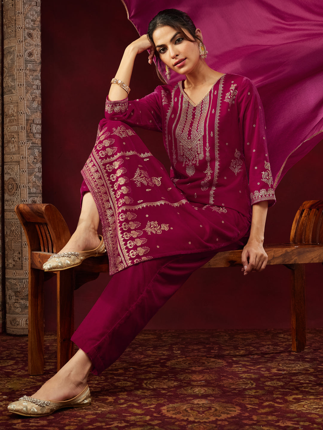 Ninnique Women's Pink Velvet Embellished Gold Printed Straight Kurta Set