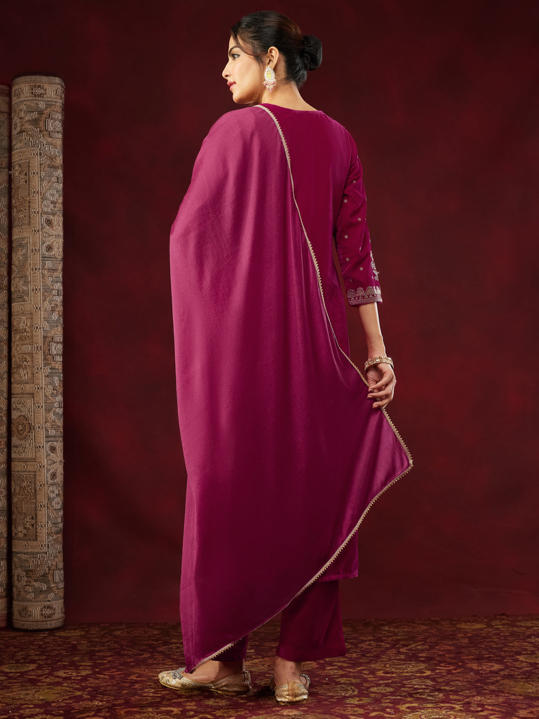 Ninnique Women's Pink Velvet Embellished Gold Printed Straight Kurta Set