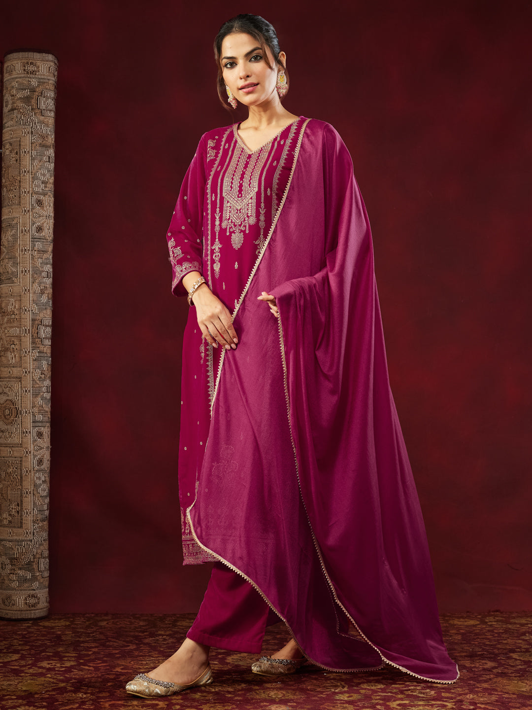 Ninnique Women's Pink Velvet Embellished Gold Printed Straight Kurta Set