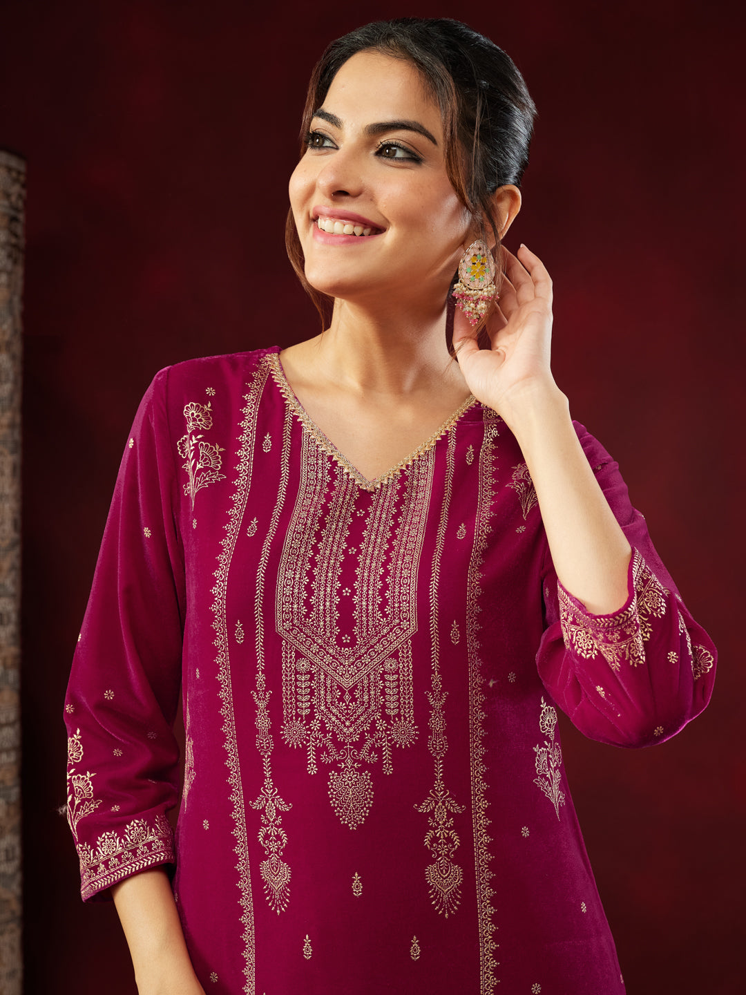 Ninnique Women's Pink Velvet Embellished Gold Printed Straight Kurta Set