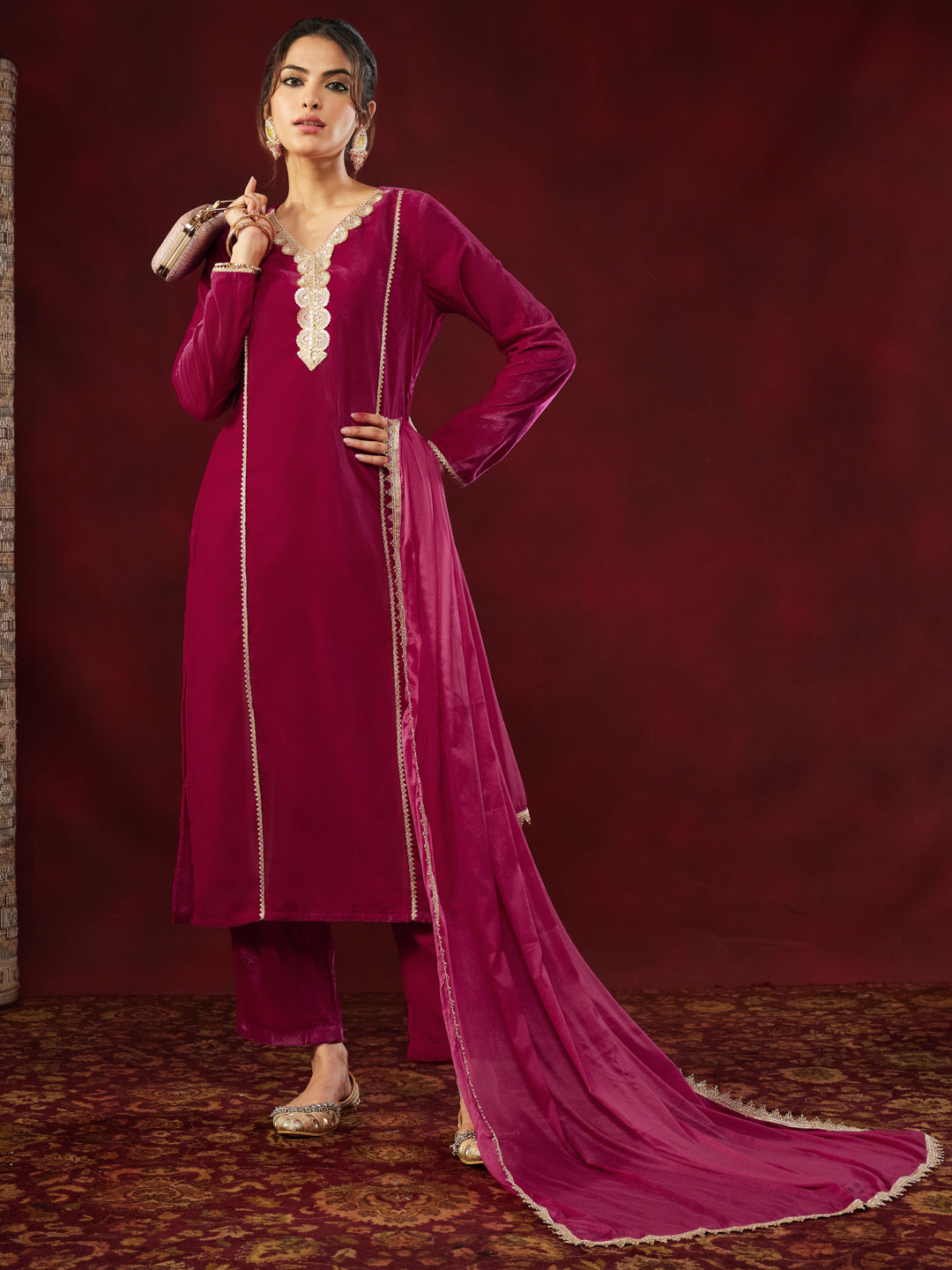 Ninnique Women's Pink Velvet Embellished Straight Kurta Set