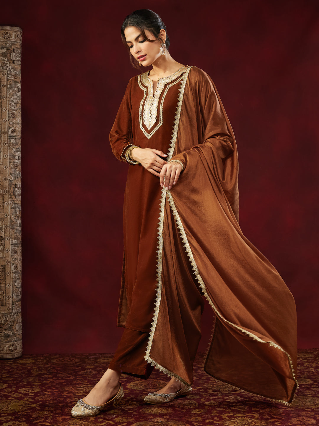 Ninnique Women's Brown Velvet Embellished Straight Kurta Set