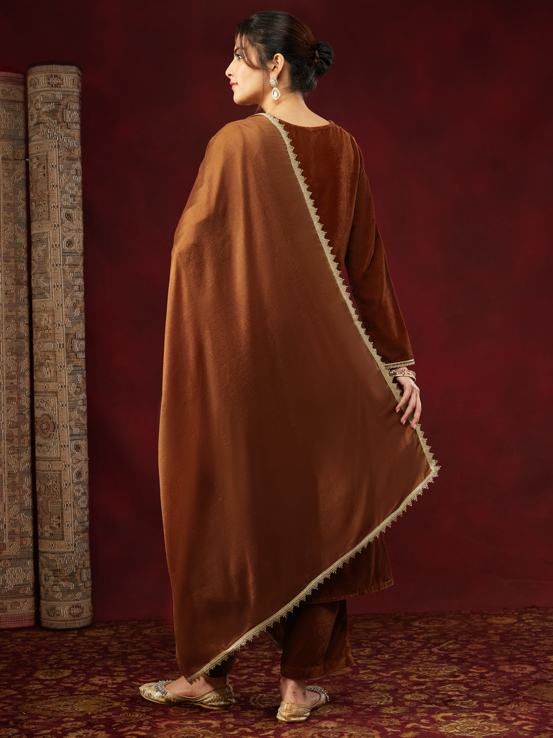 Ninnique Women's Brown Velvet Embellished Straight Kurta Set