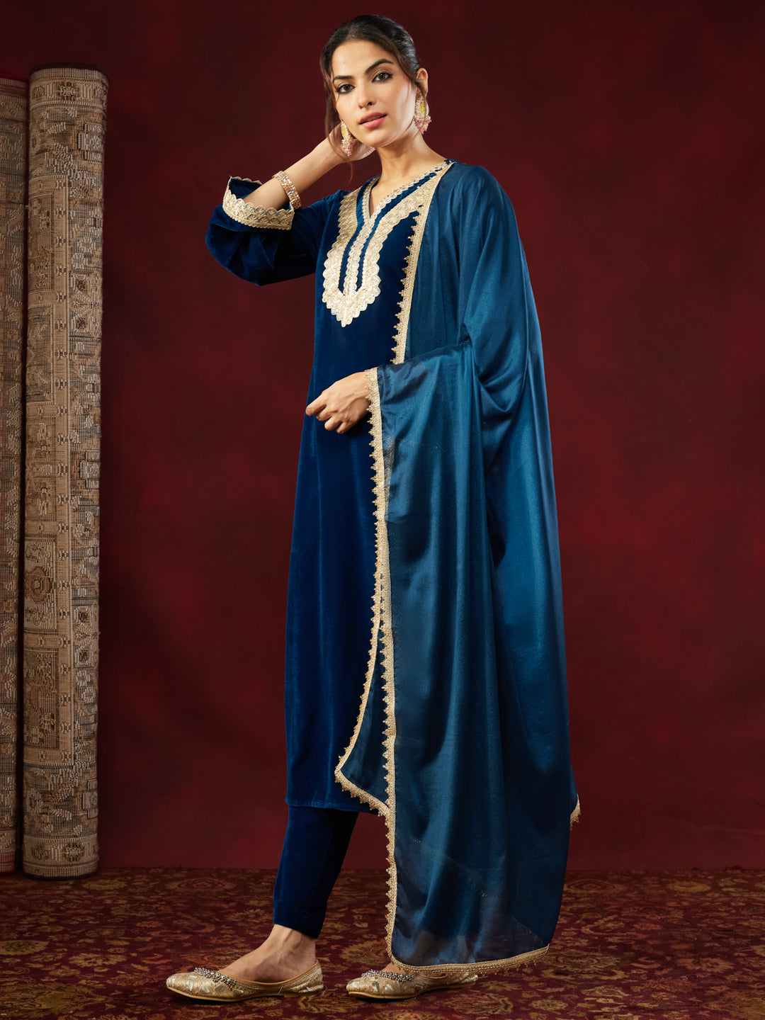 Ninnique Women's Teal Blue Velvet Embellished Straigh Kurta Set