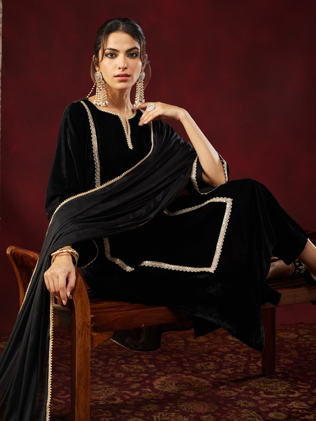 Ninnique Women's Black Velvet Embellished Straight Kurta Set