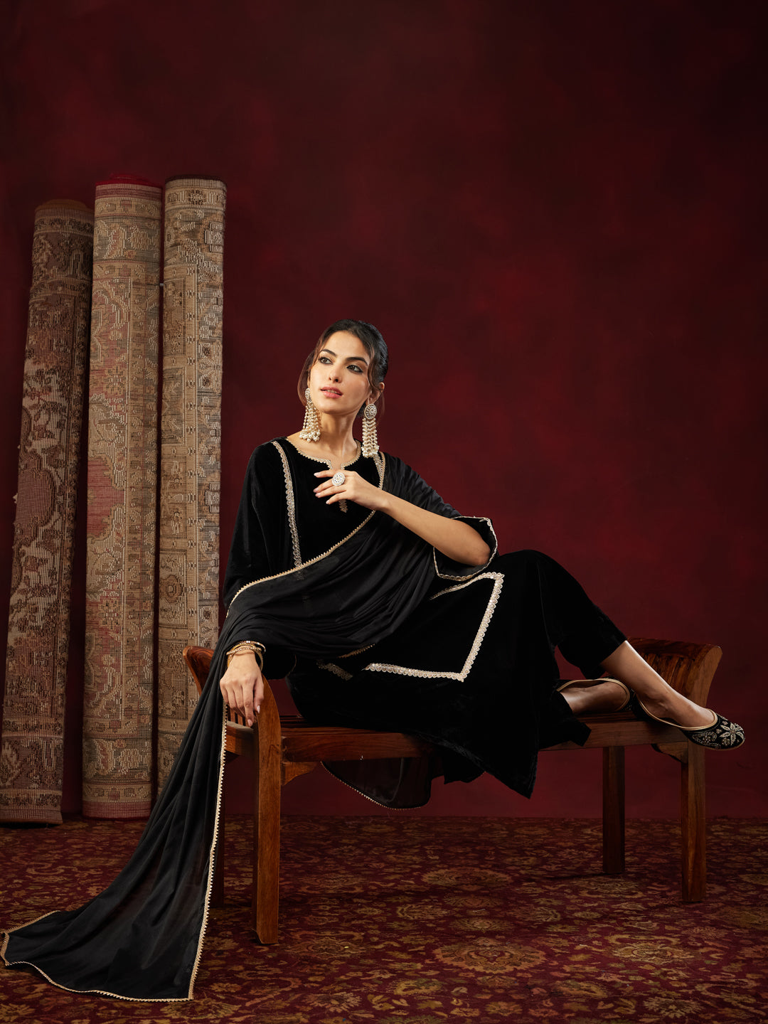 Ninnique Women's Black Velvet Embellished Straight Kurta Set