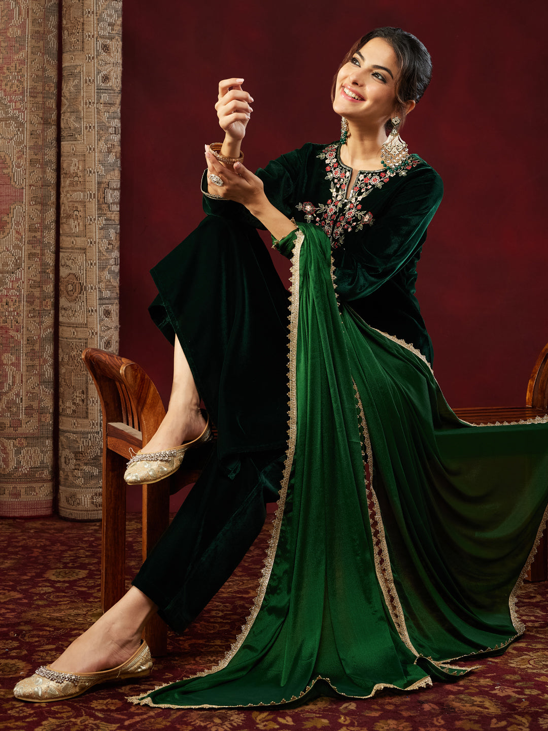 Ninnique Women's Bottle Green Velvet Yoke Embroidered Straight Kurta Set
