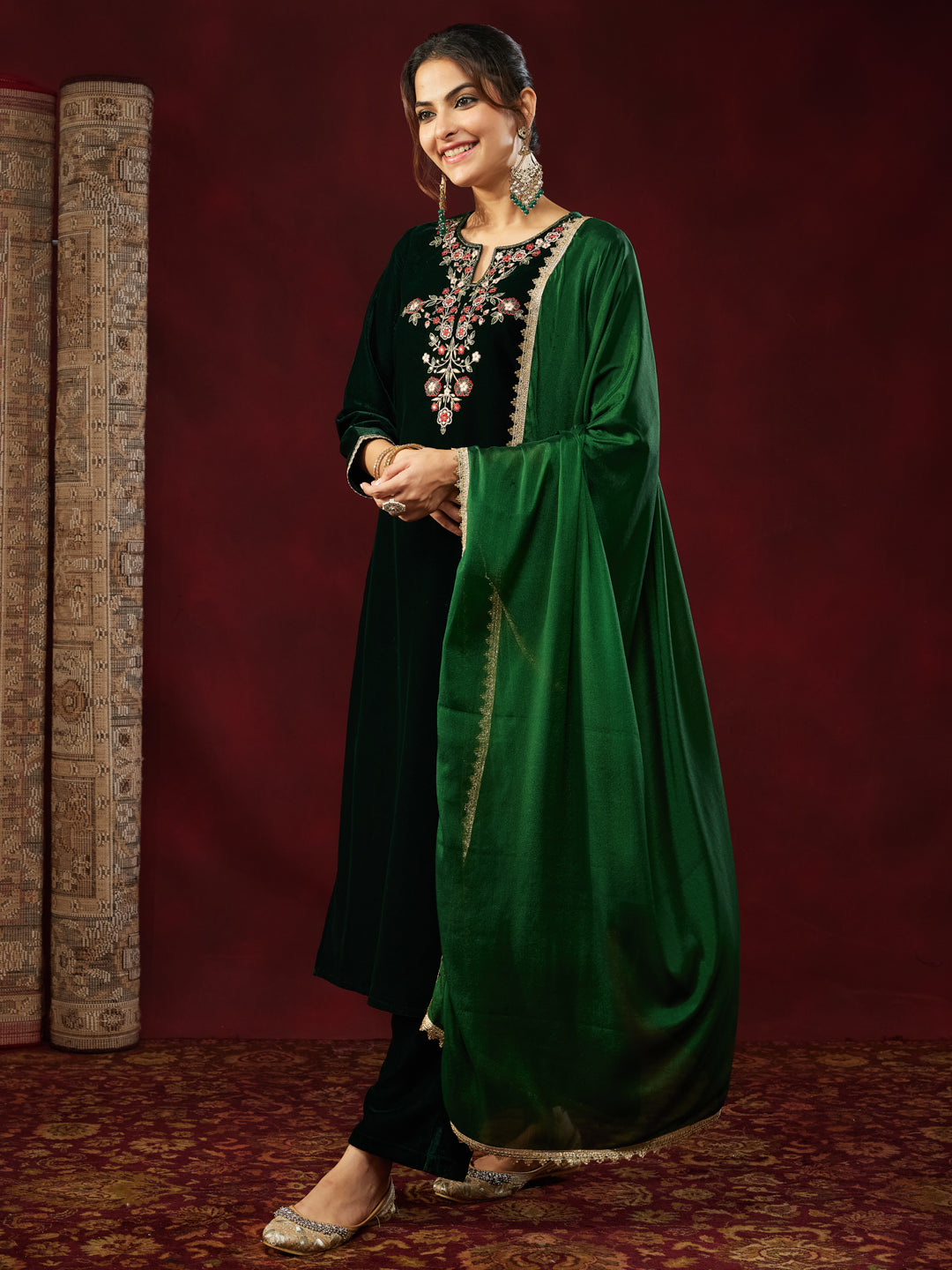 Ninnique Women's Bottle Green Velvet Yoke Embroidered Straight Kurta Set