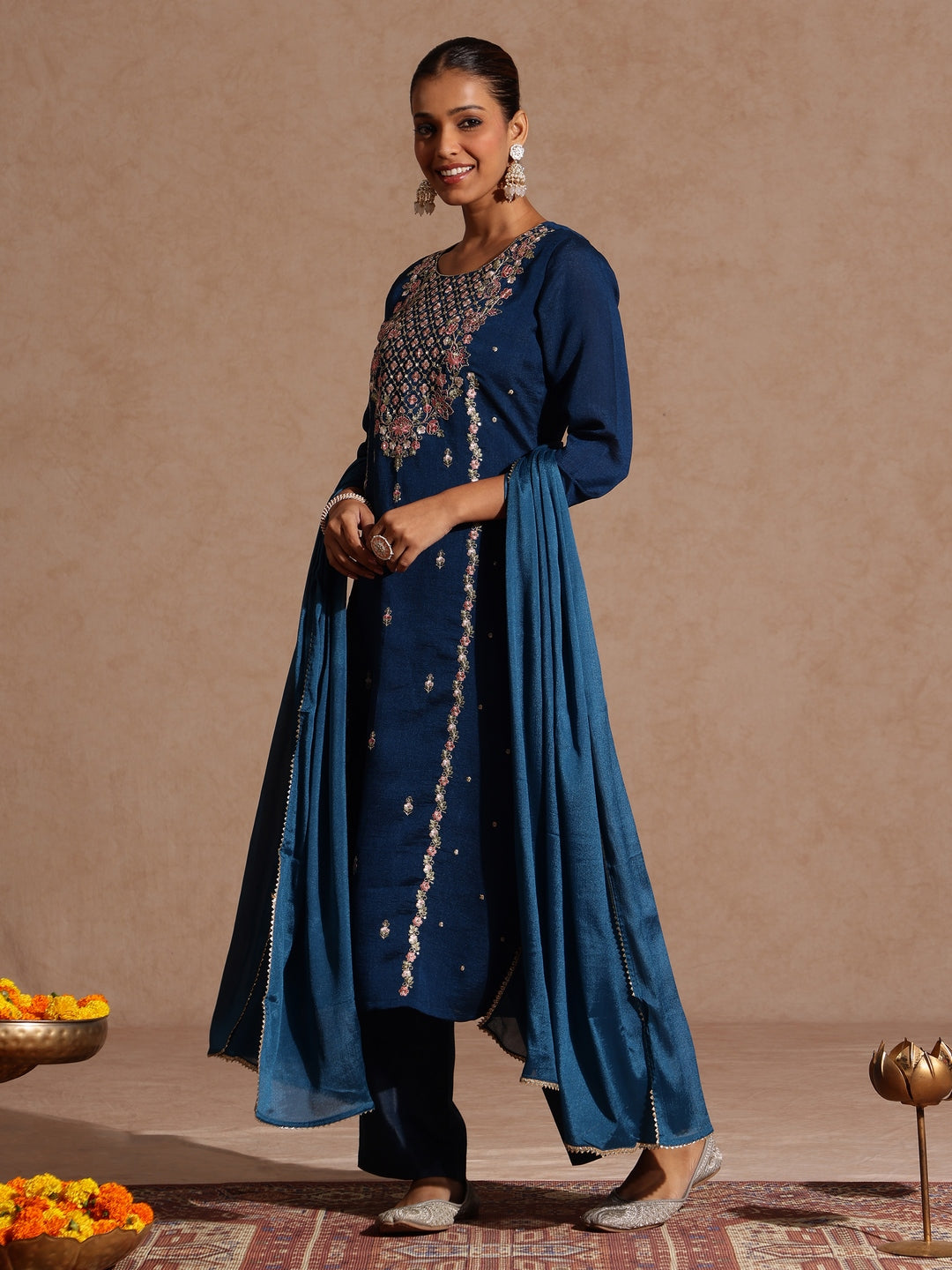 Ninnique Women's Teal Blue Silk Blend Zari Embroidered Straight Kurta Set