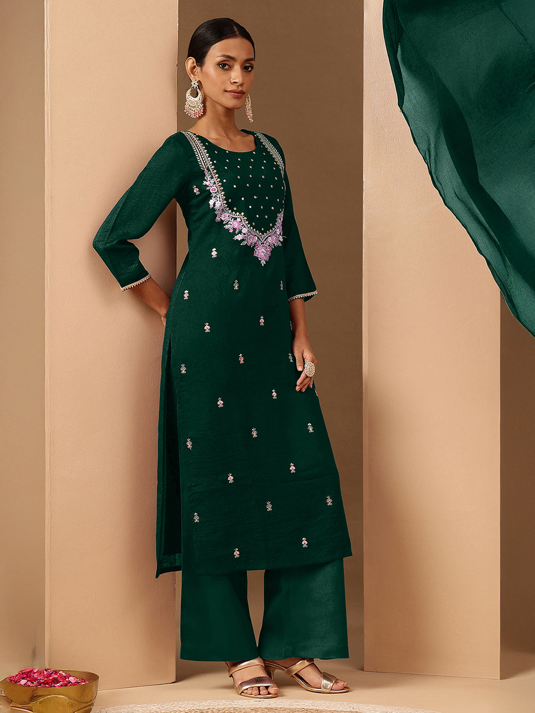 Ninnique Women's Bottle Green Silk Blend Zari Embroidered Straight Kurta Set