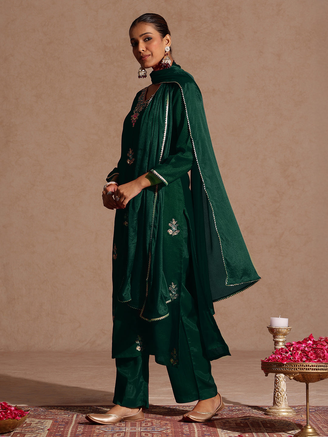 Ninnique Women's Bottle Green Silk Blend Zari Embroidered Straight Kurta Set