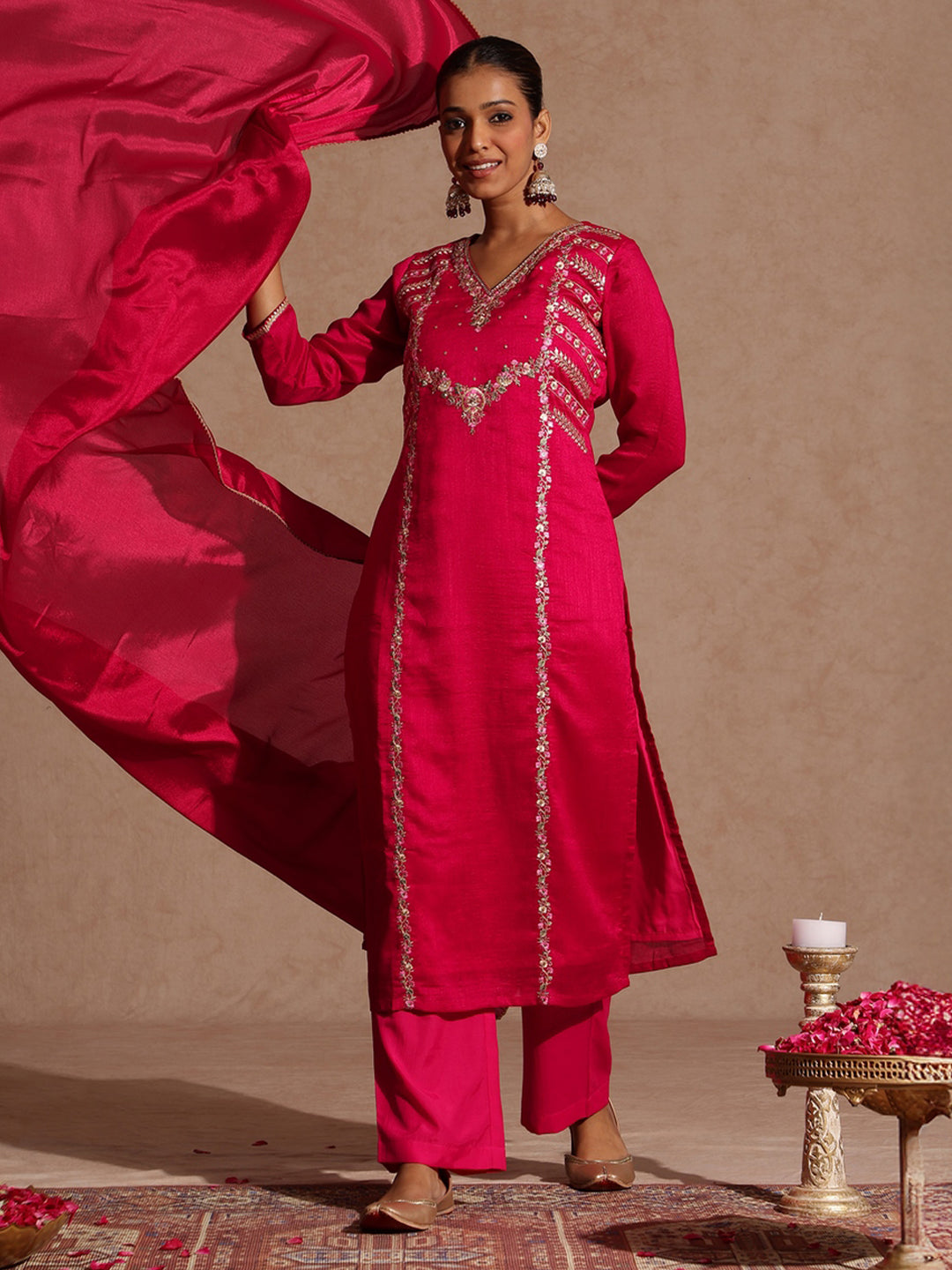 Ninnique Women's Pink Silk Blend Zari Embroidered Straight Kurta Set