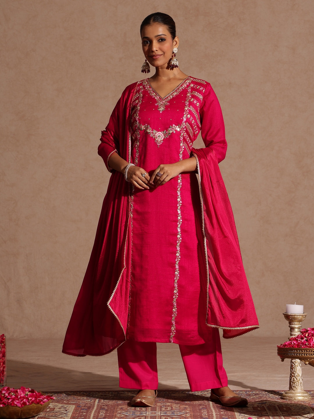 Ninnique Women's Pink Silk Blend Zari Embroidered Straight Kurta Set