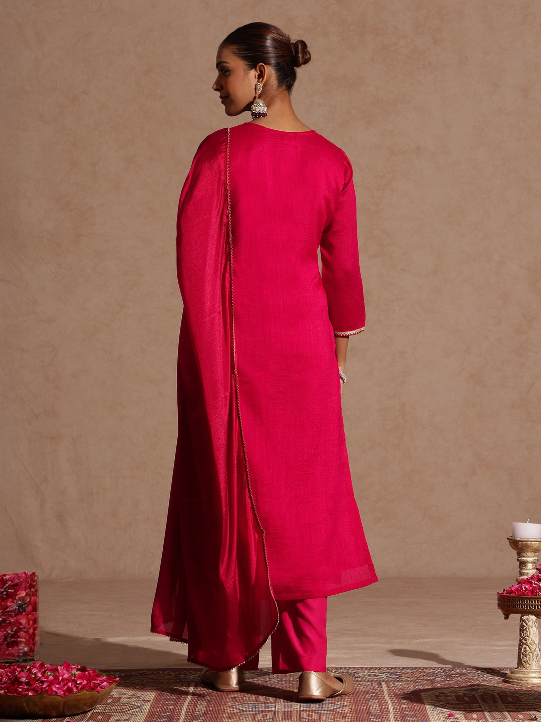 Ninnique Women's Pink Silk Blend Zari Embroidered Straight Kurta Set
