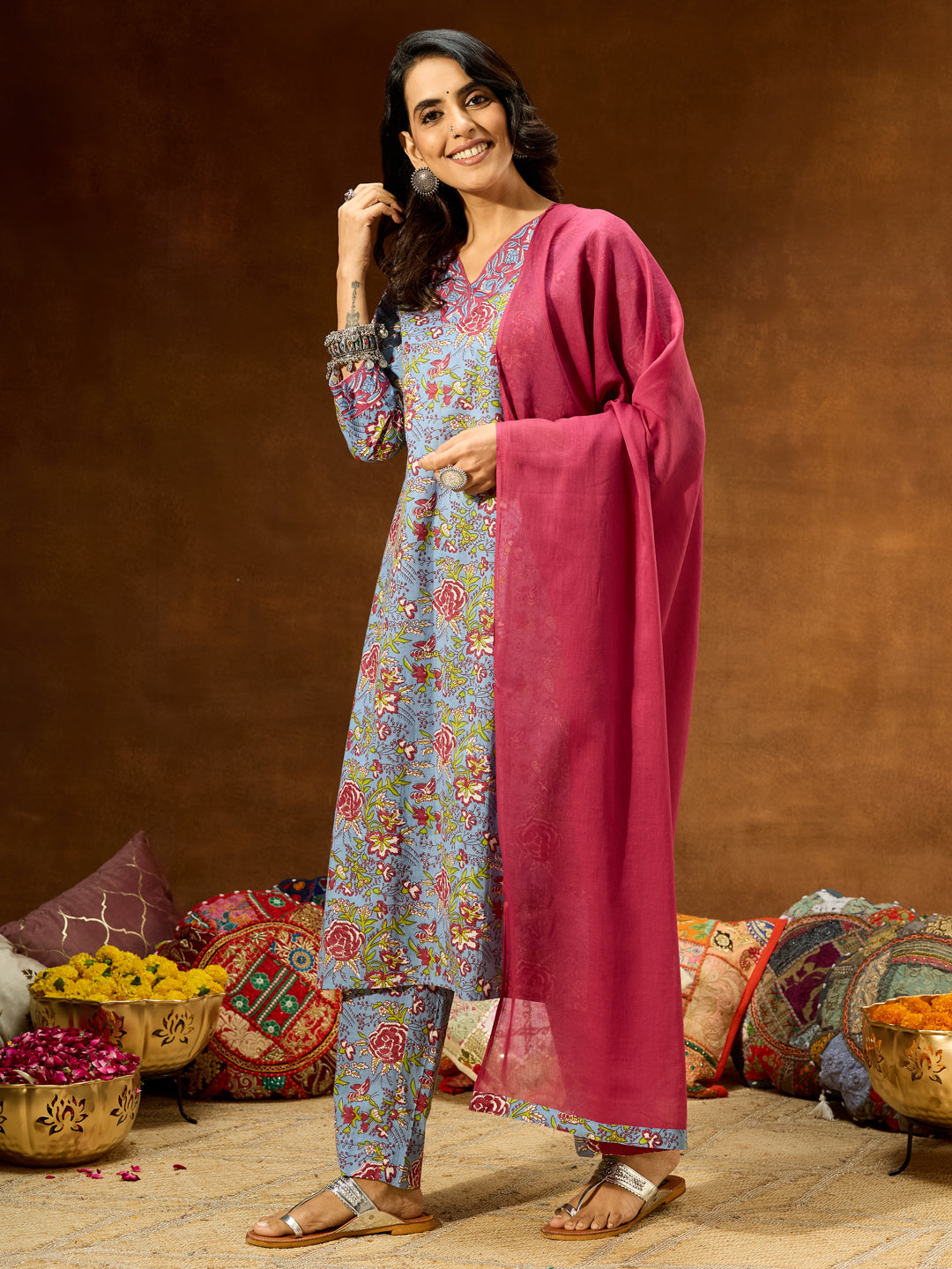 Ninnique Women's Blue Pure Cotton Floral Printed Straight Kurta Set