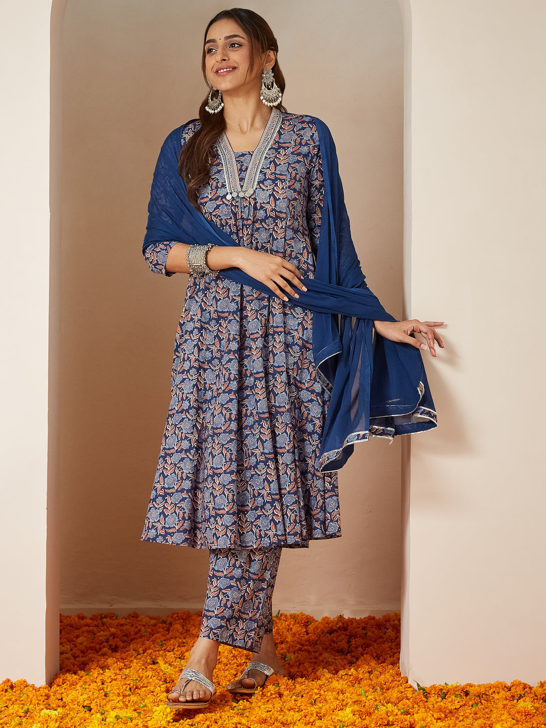 Ninnique Women's Blue Pure Cotton Yoke Design Floral Printed A-line Kurta Set