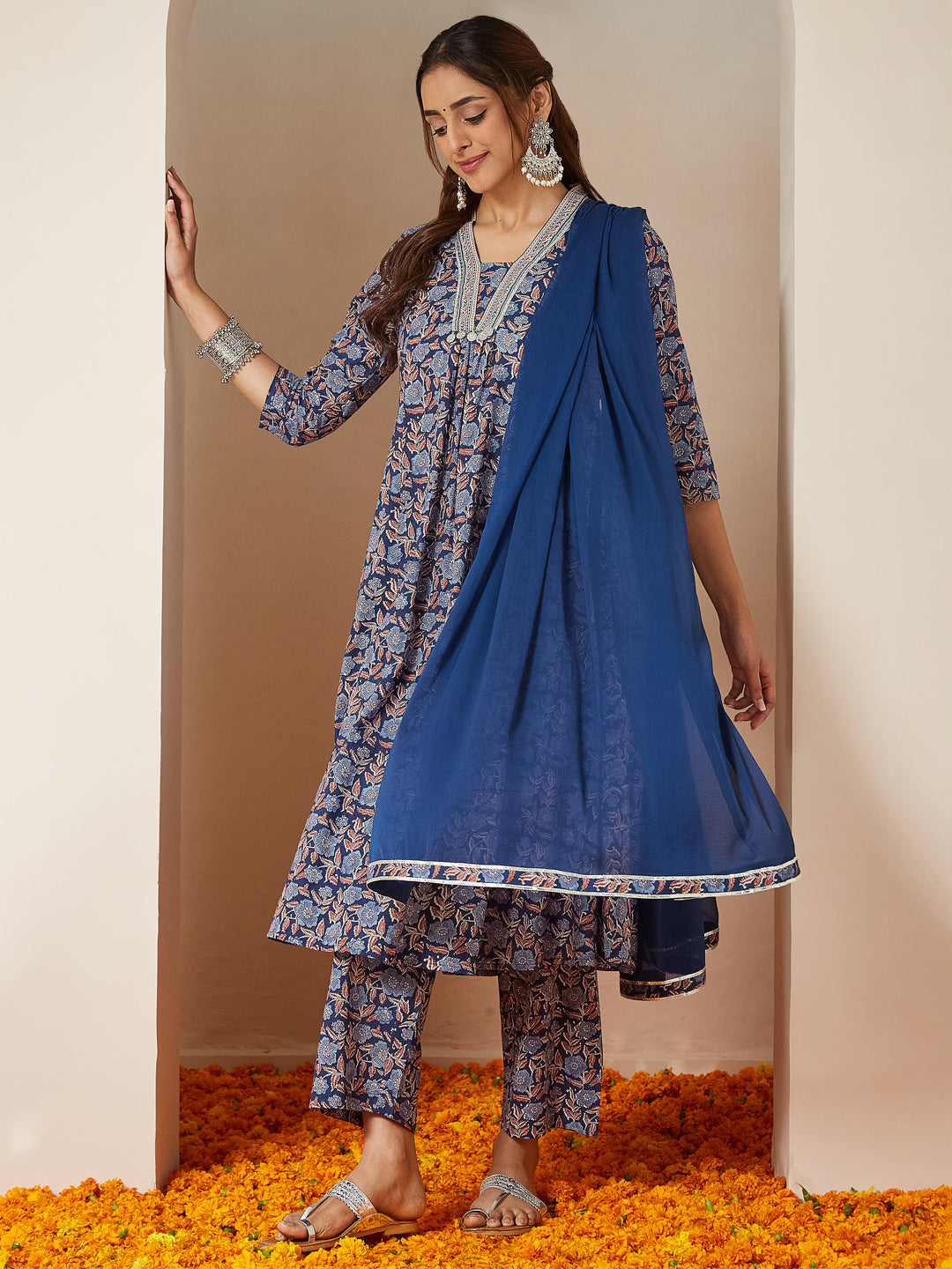 Ninnique Women's Blue Pure Cotton Yoke Design Floral Printed A-line Kurta Set