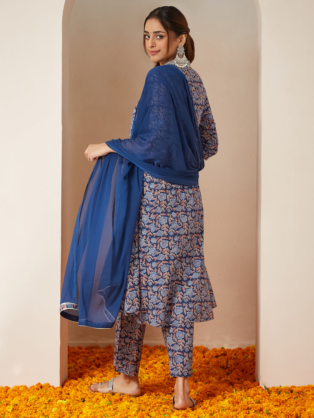 Ninnique Women's Blue Pure Cotton Yoke Design Floral Printed A-line Kurta Set