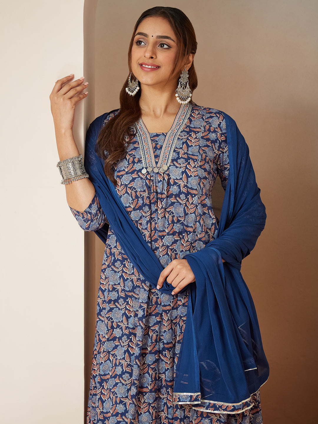 Ninnique Women's Blue Pure Cotton Yoke Design Floral Printed A-line Kurta Set