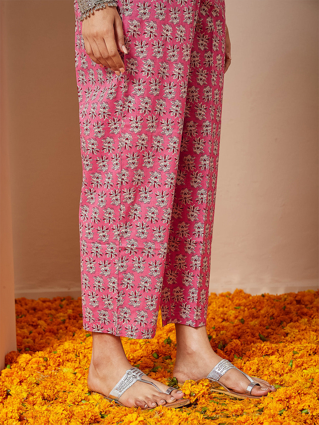 Ninnique Women's Pink Pure Cotton Floral Printed A-line Kurta Set