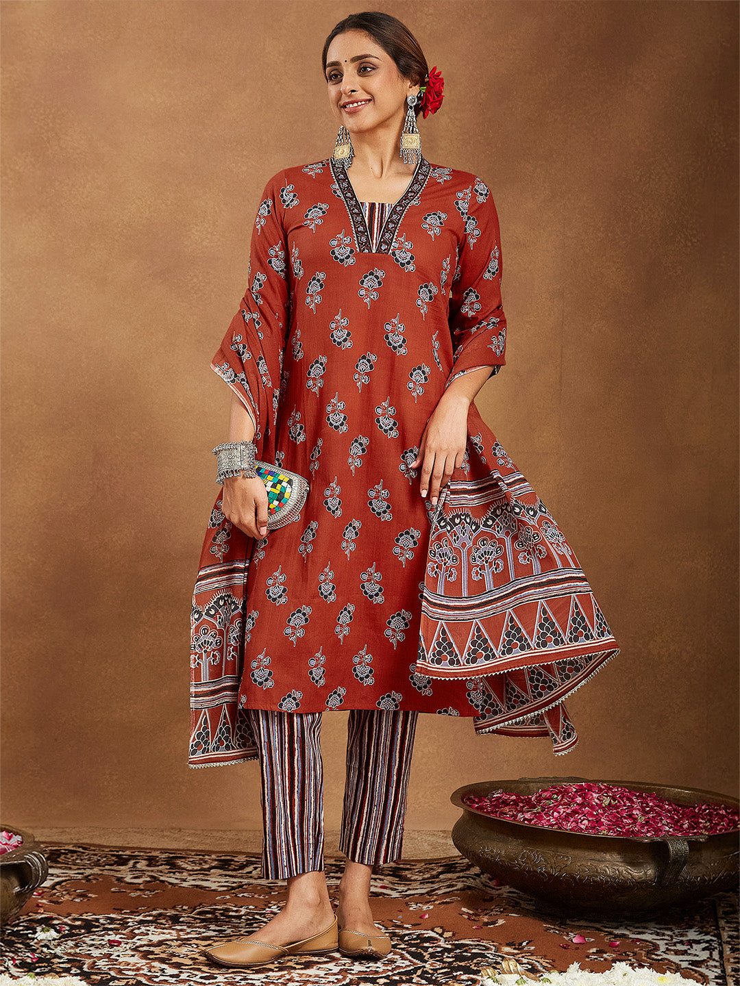 Ninnique Women's Rust Pure Cotton Floral Printed Straight Kurta Set