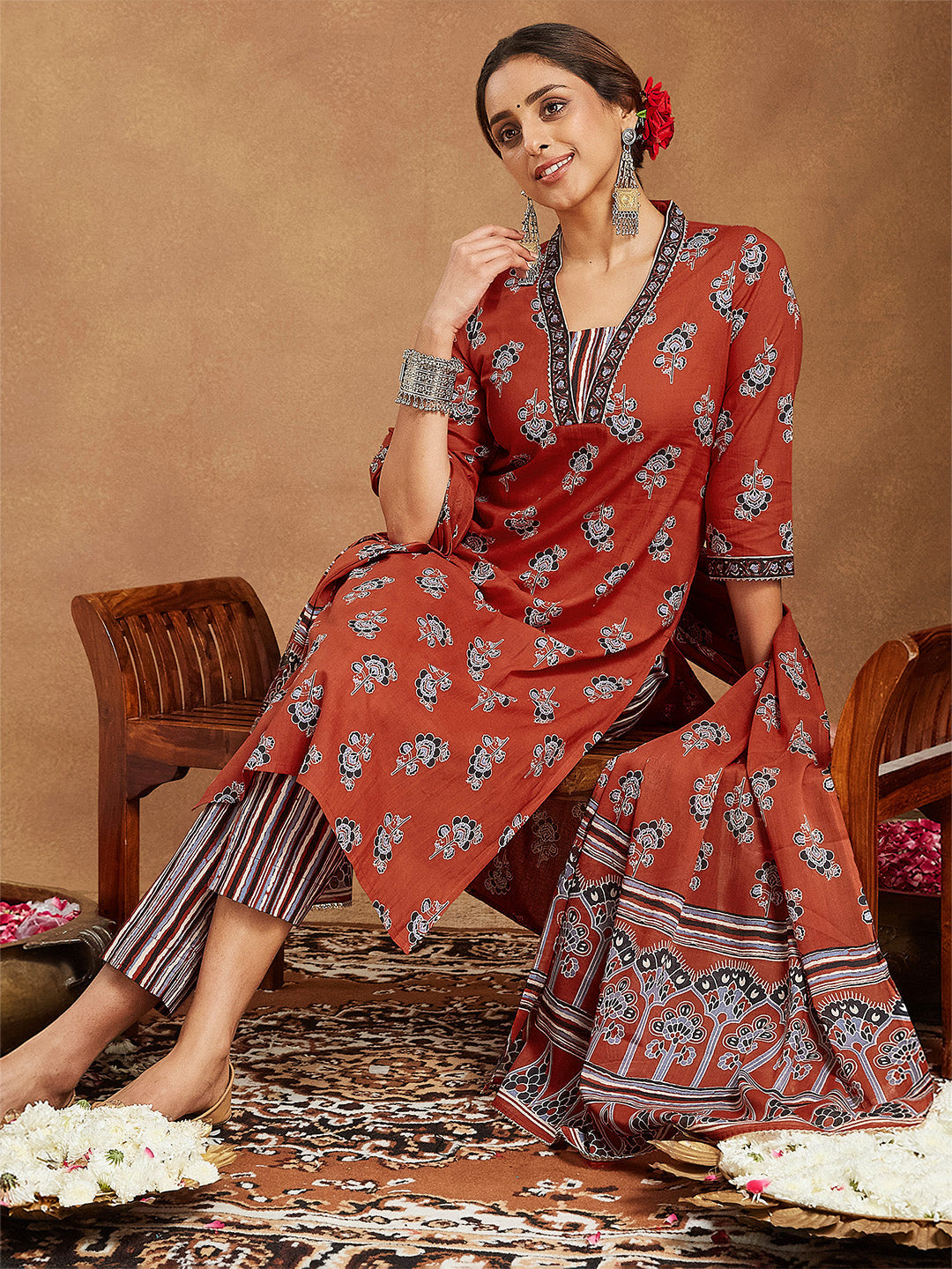 Ninnique Women's Rust Pure Cotton Floral Printed Straight Kurta Set