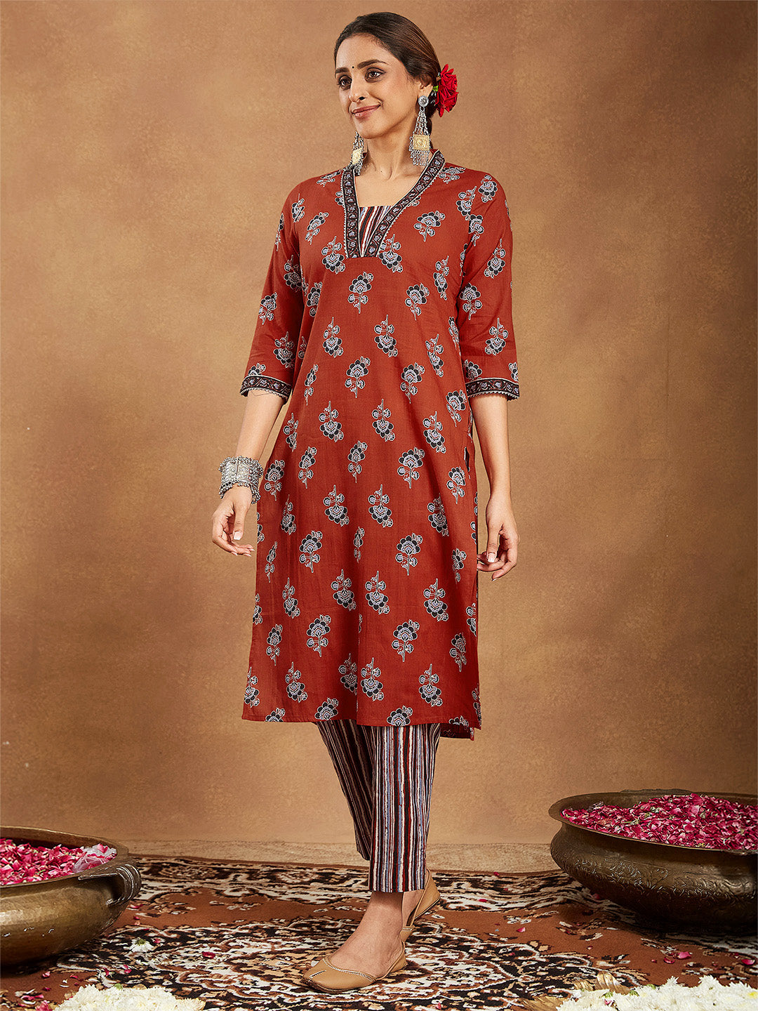 Ninnique Women's Rust Pure Cotton Floral Printed Straight Kurta Set