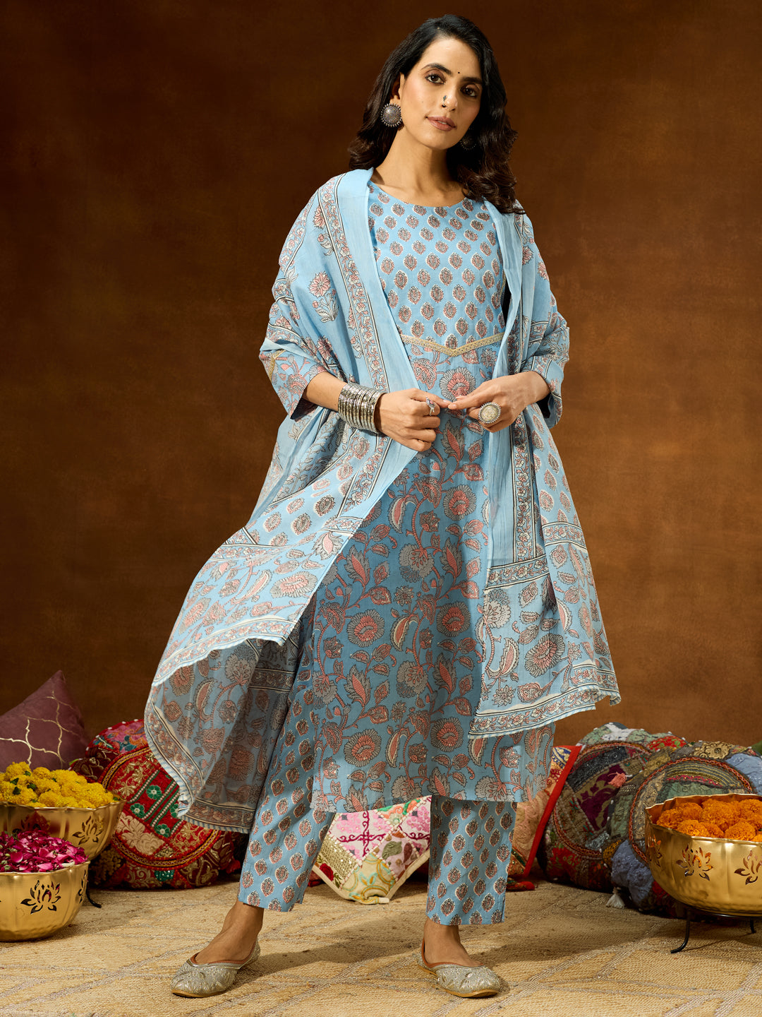 Ninnique Women's Light Blue Pure Cotton Floral Printed Straight Kurta Set