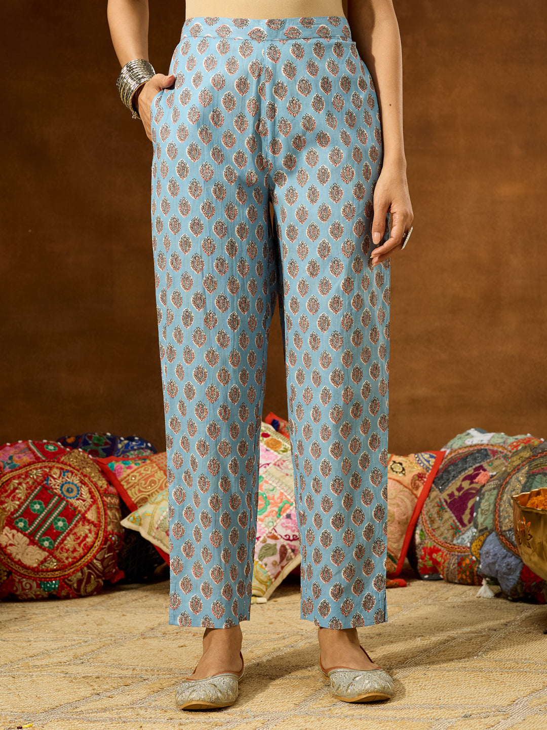 Ninnique Women's Light Blue Pure Cotton Floral Printed Straight Kurta Set