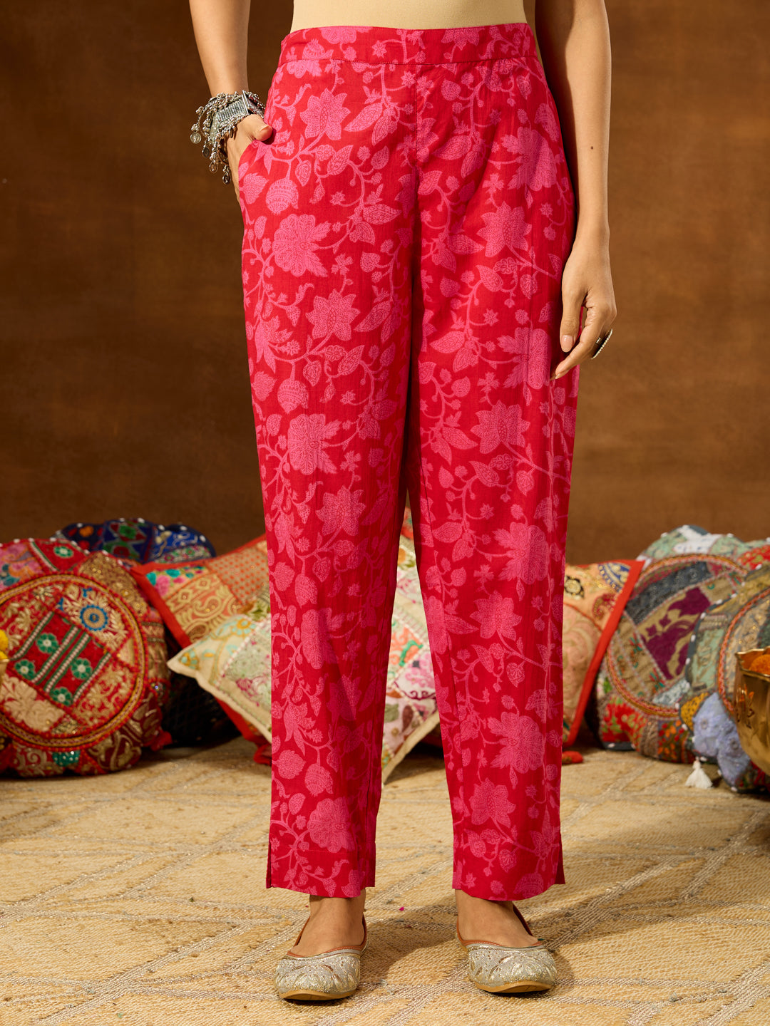 Ninnique Women's Pink Pure Cotton Floral Printed Straight Kurta Set