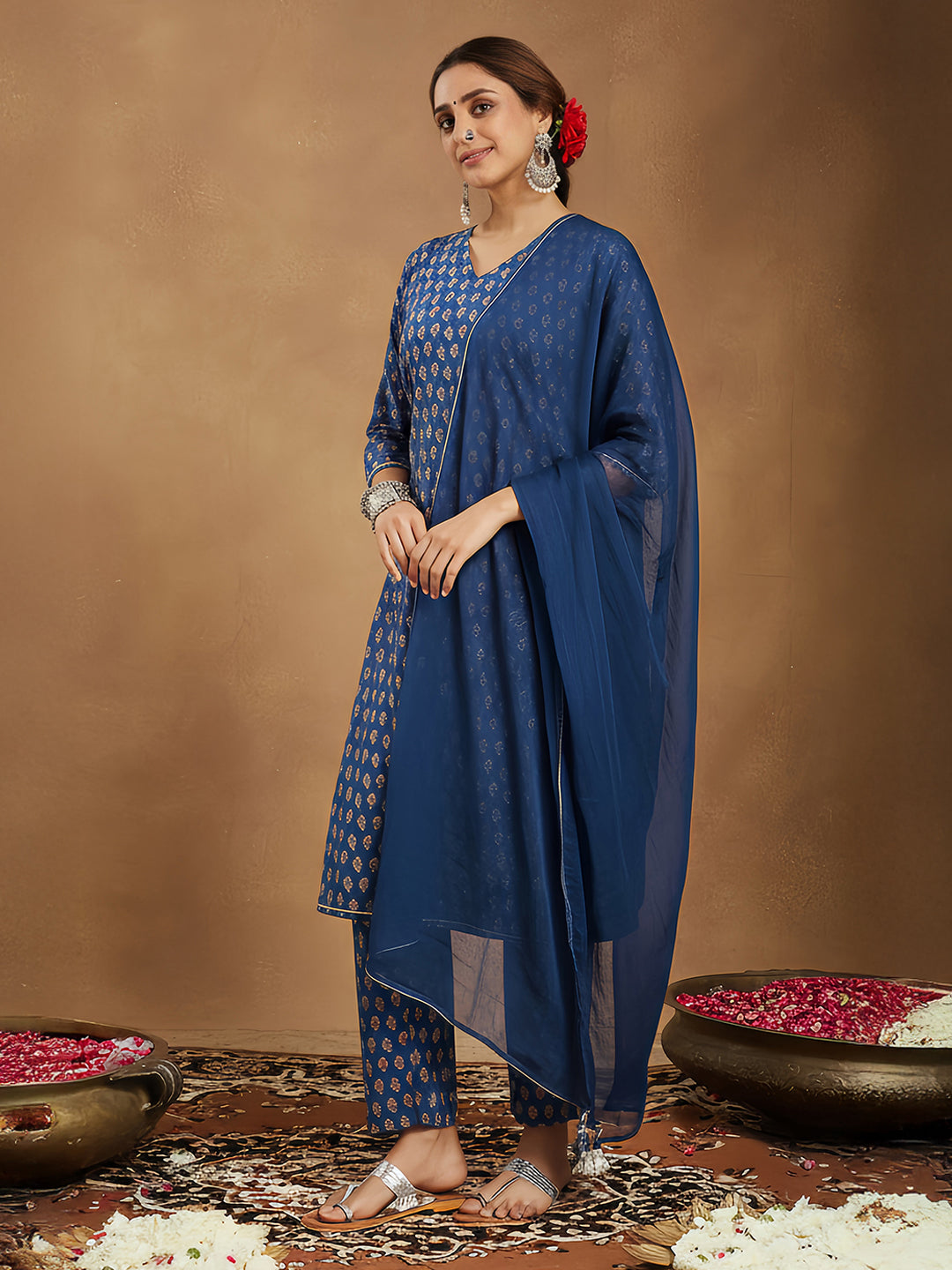 Ninnique Women's Blue Pure Cotton Ethnic Motifs Printed Straight Kurta Set