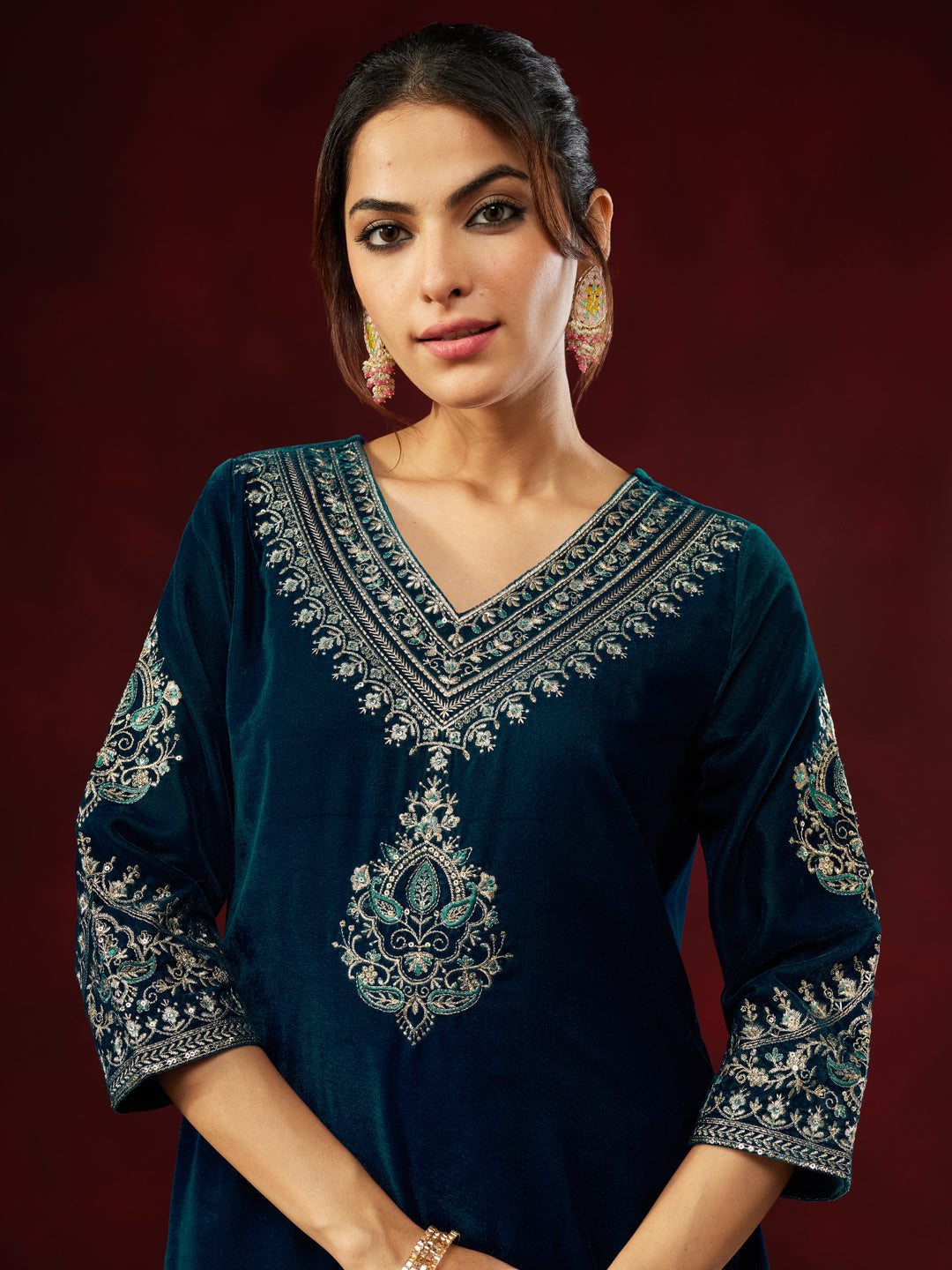 Ninnique Women's Teal Blue Velvet Zari Embroidered Straight Kurta Set