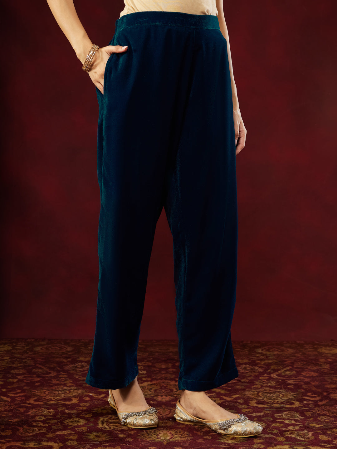 Ninnique Women's Teal Blue Velvet Zari Embroidered Straight Kurta Set