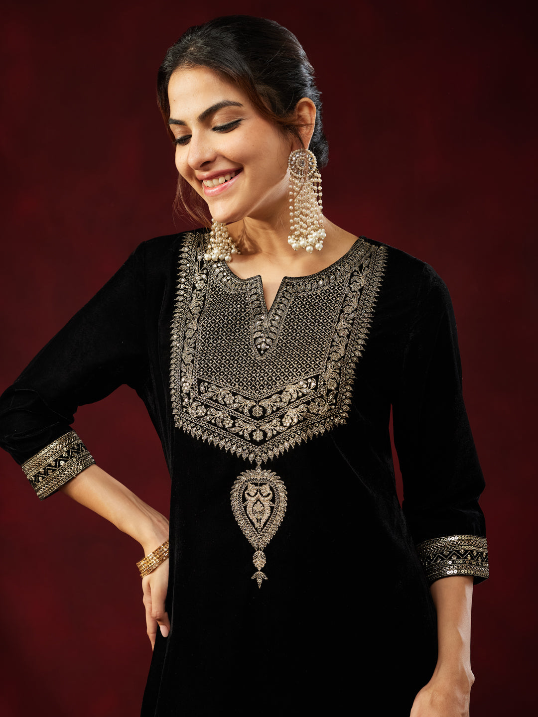 Ninnique Women's Black Velvet Zari Embroidered Straight Kurta Set