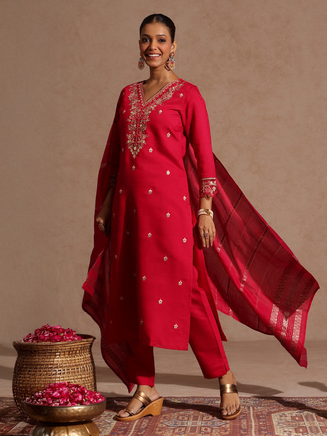 Ninnique Women's Pink Silk Blend Embroidered Straight Kurta Set