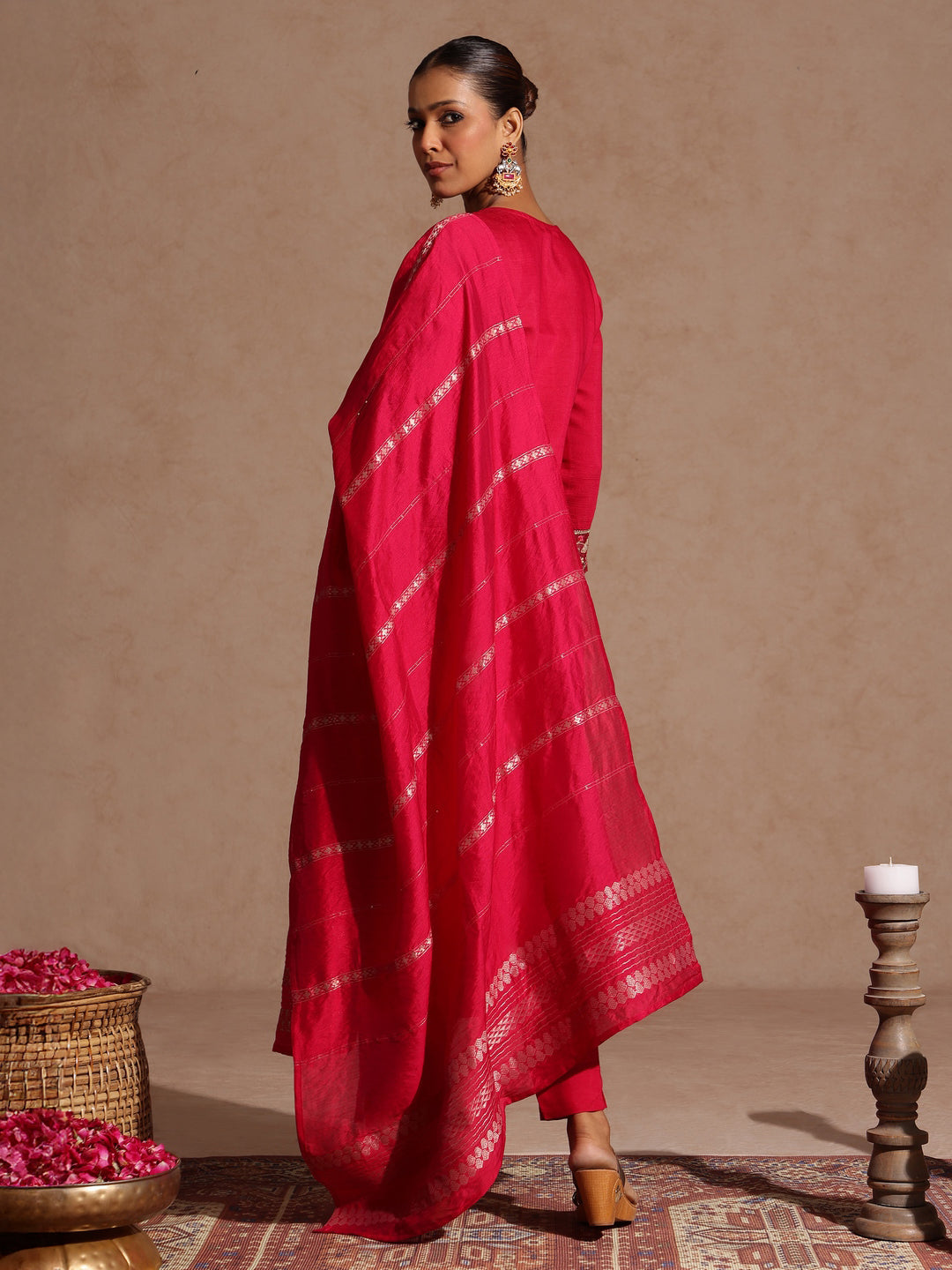 Ninnique Women's Pink Silk Blend Embroidered Straight Kurta Set