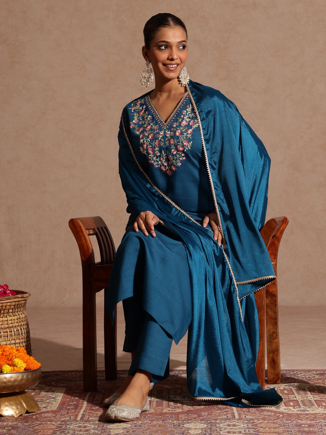 Ninnique Women's Teal Blue Silk Blend Yoke Embroidered Straight Kurta Set