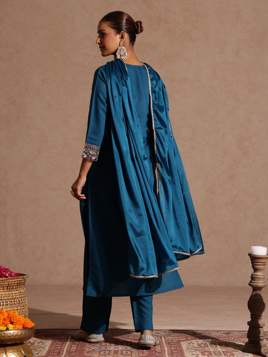 Ninnique Women's Teal Blue Silk Blend Yoke Embroidered Straight Kurta Set