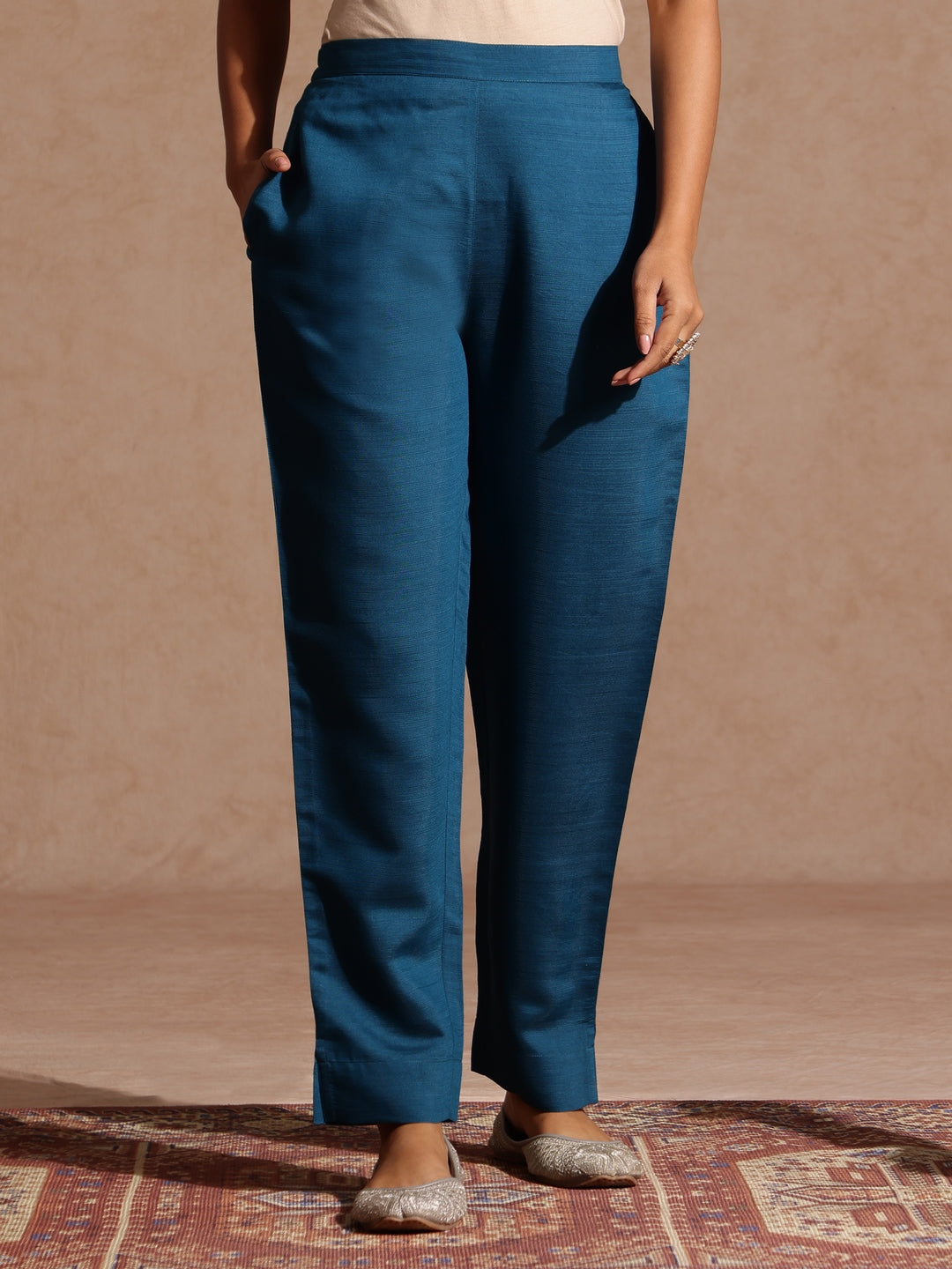 Ninnique Women's Teal Blue Silk Blend Yoke Embroidered Straight Kurta Set