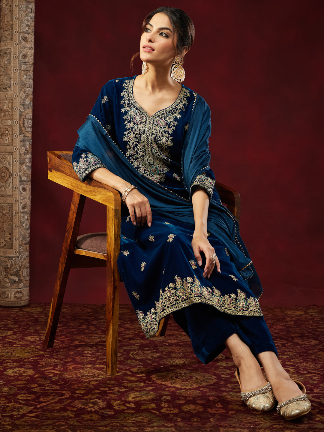 Ninnique Women's Teal Blue Velvet Embellished Gold Printed Straight Kurta Set