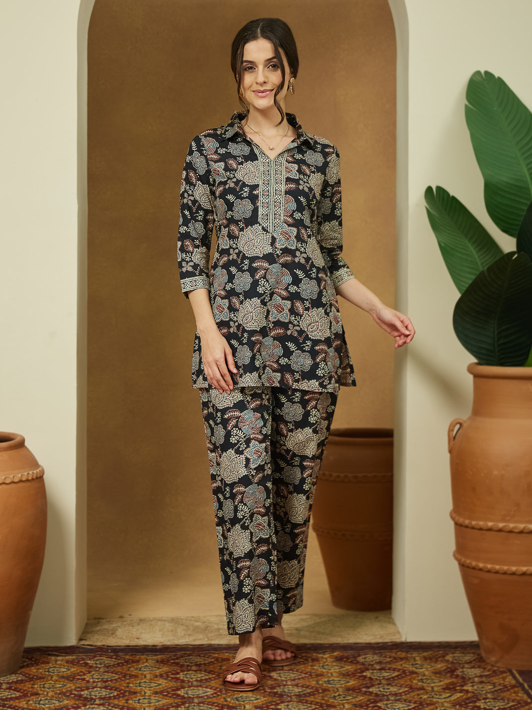 Ninnique Women's Black Pure Cotton Floral Printed Straight Co-ord Set